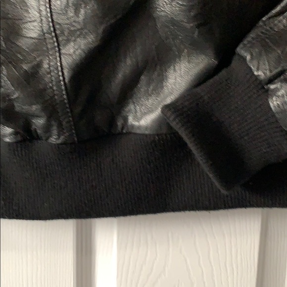 Leather jacket - Picture 9 of 10